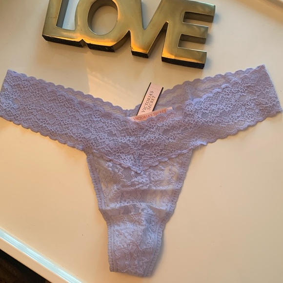 Victoria’s Secret Lace Thong (M) - Picture 1 of 5
